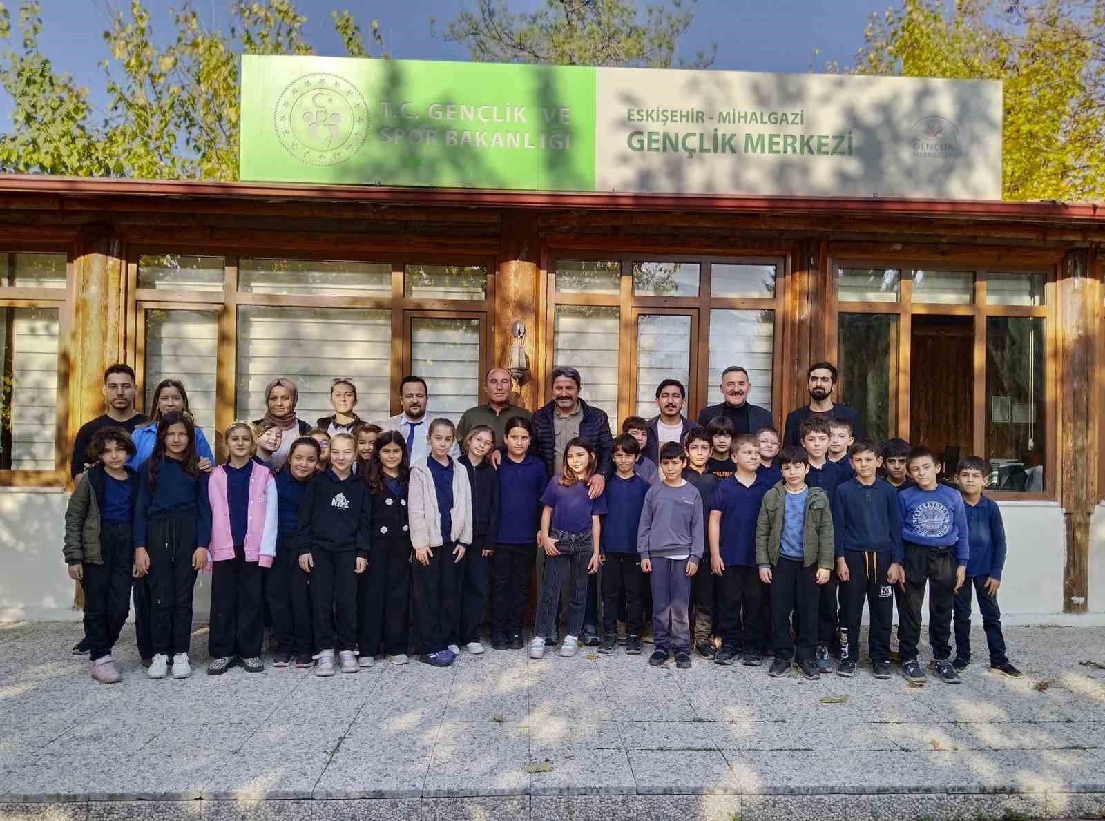 Gençlik ve Spor İl Müdürü Kalın, gençlerle bir araya geldi