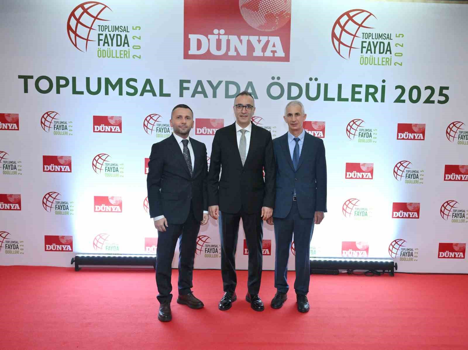 Çayeli Bakır’ın ‘Arıcılığı Geliştirme Projesi’ne Toplumsal Fayda Ödülü