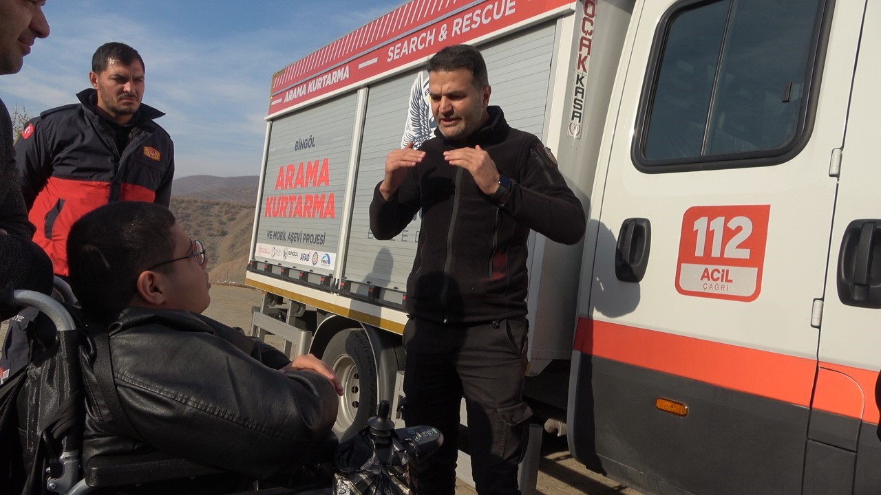 Bingöl’de dezavantajlı bireylere yangın ve afet farkındalık eğitimi verildi
