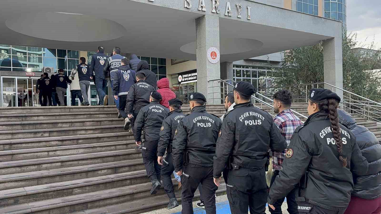 Bahis operasyonunda gözaltına alınan 13 şüpheli adliyeye sevk edildi