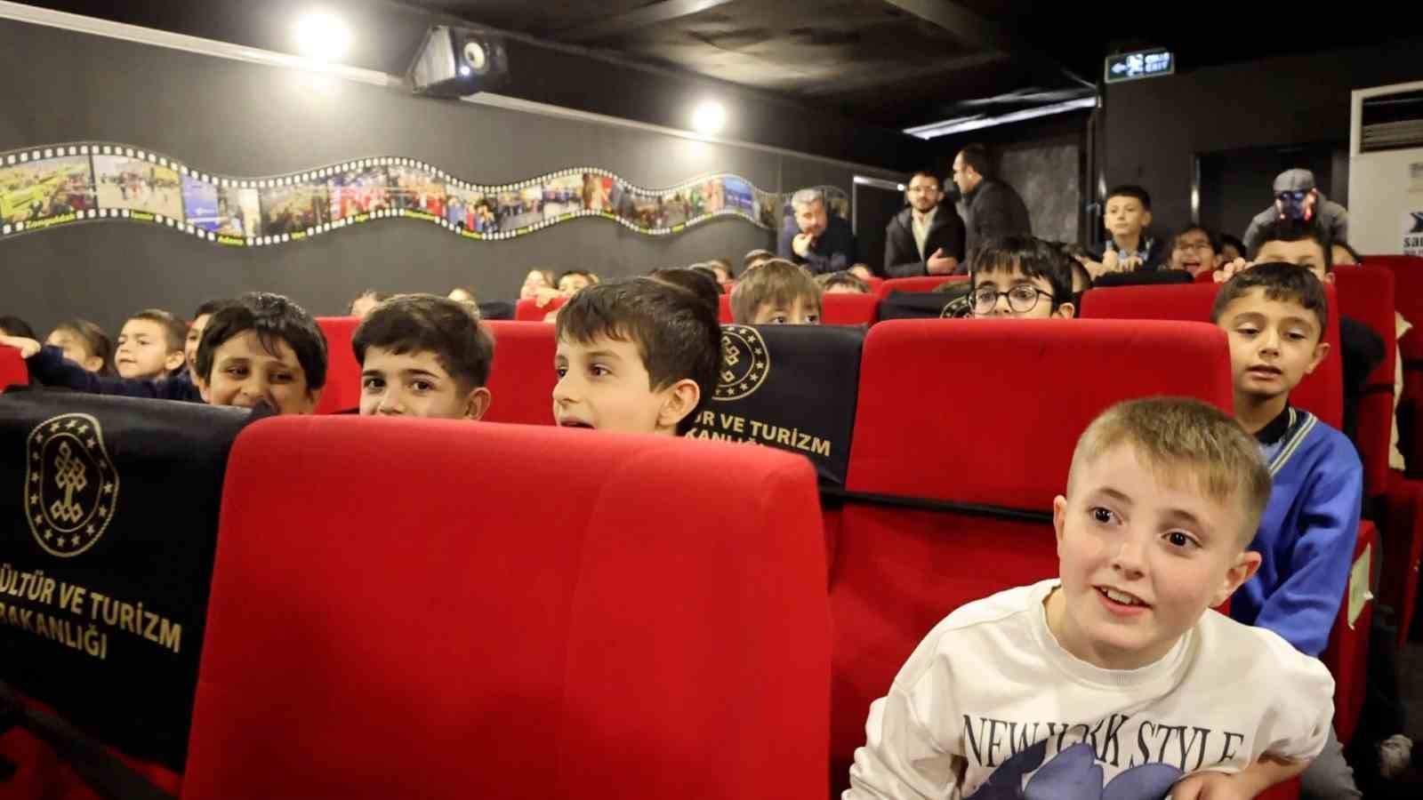 Sivas’ta birçok çocuk ilk kez sinemayla tanıştı