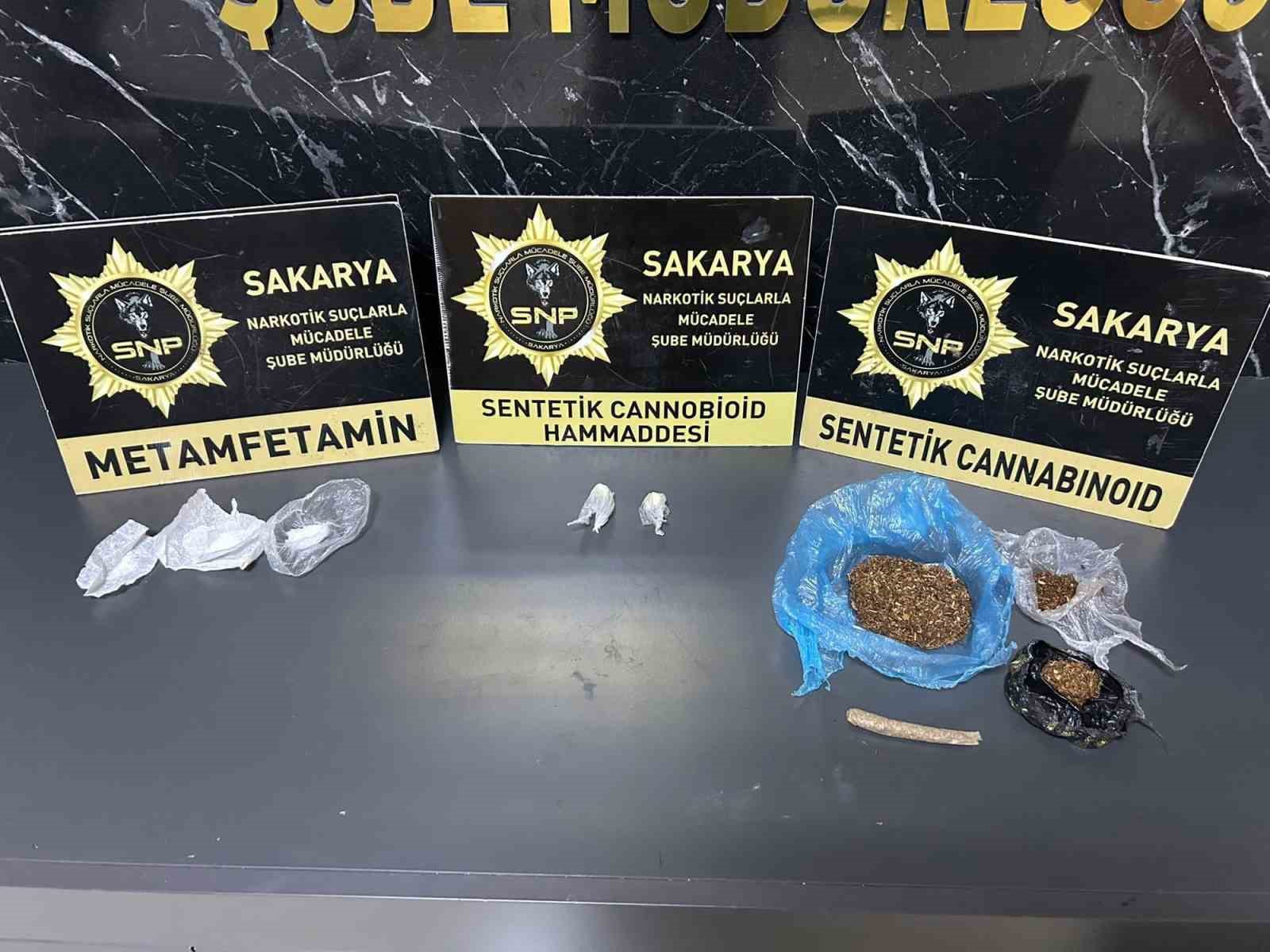 Ev değil uyuşturucu laboratuvarı: Polisten 3 ayrı operasyon, 10 gözaltı
