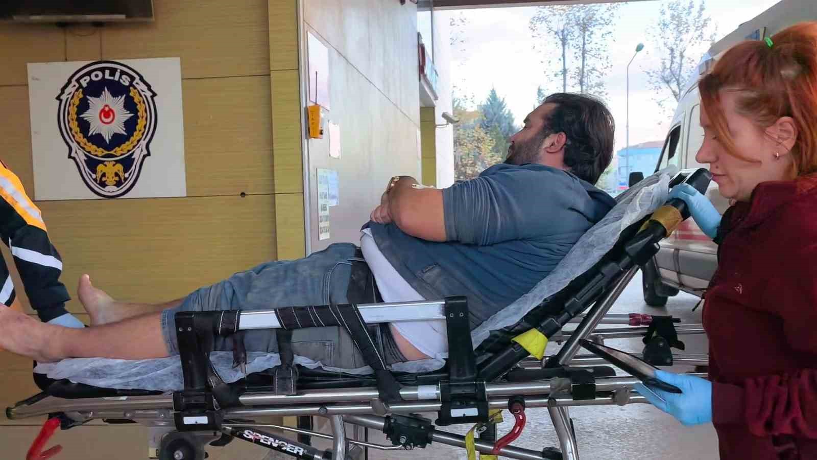 600 kiloluk demir silindirin altında kaldı
