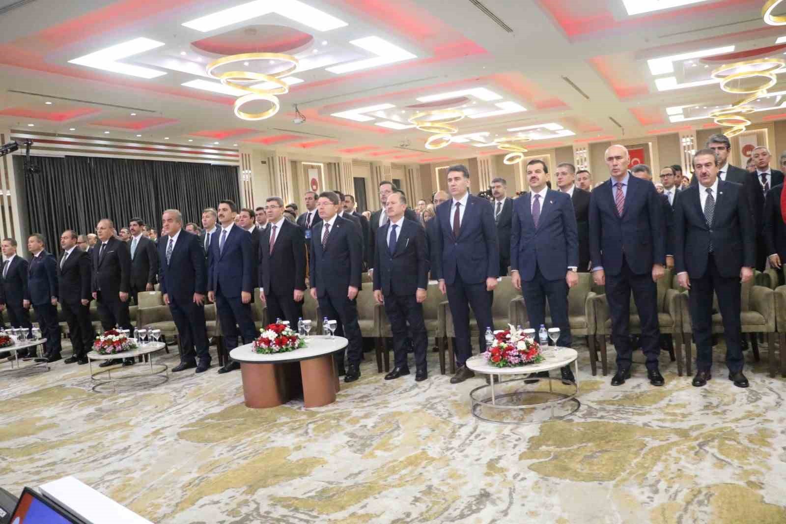 Bakan Tunç: "Hakim ve savcılar hakkında açılan bin 861 soruşturma ve incelemeden bin 331’i neticelendirildi"