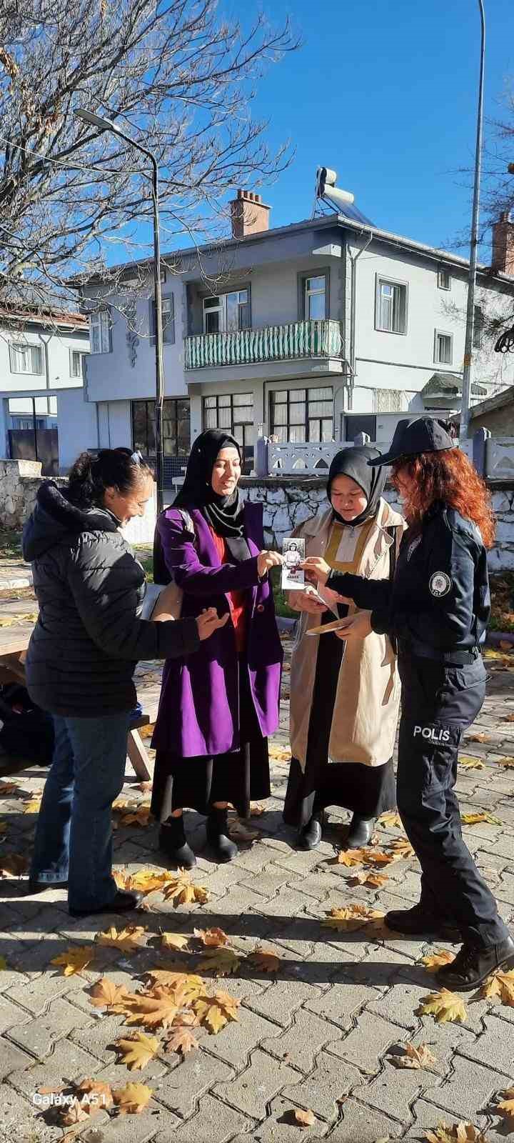 İhsaniye’de vatandaşlara kadına şiddetle mücadele anlatıldı