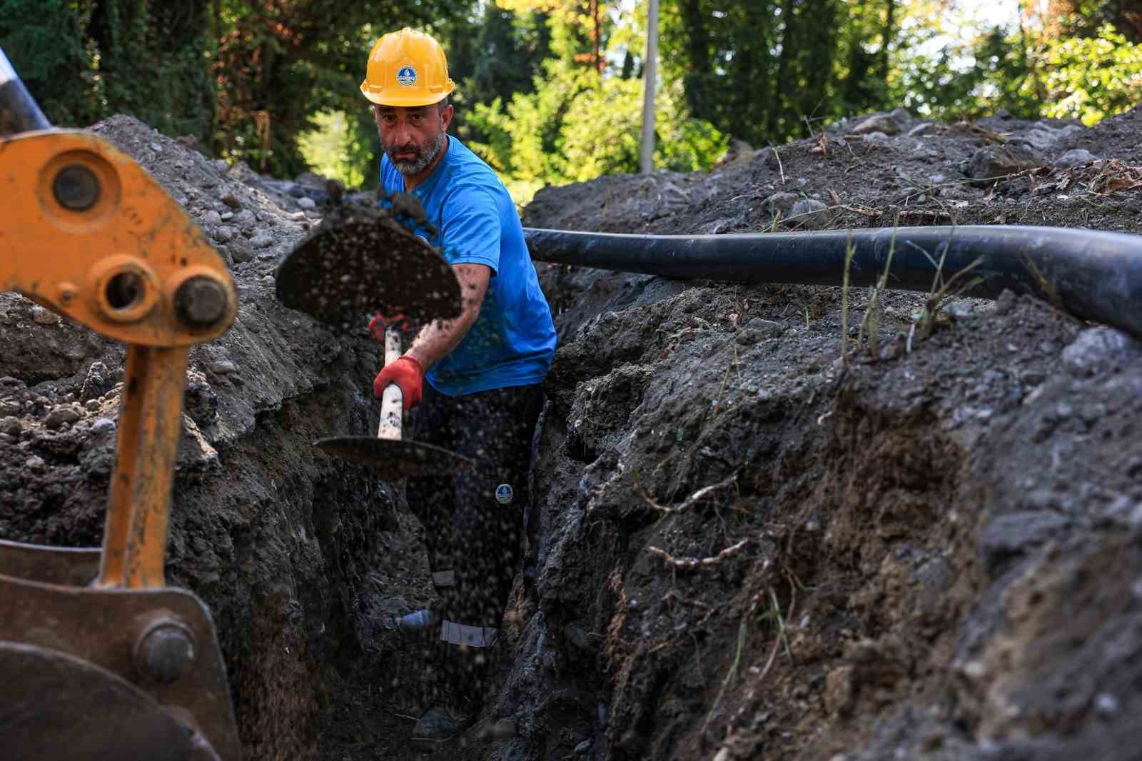 O mahallenin i&ccedil;me suyu geleceğini garanti altına alacak projenin yarısı tamam
