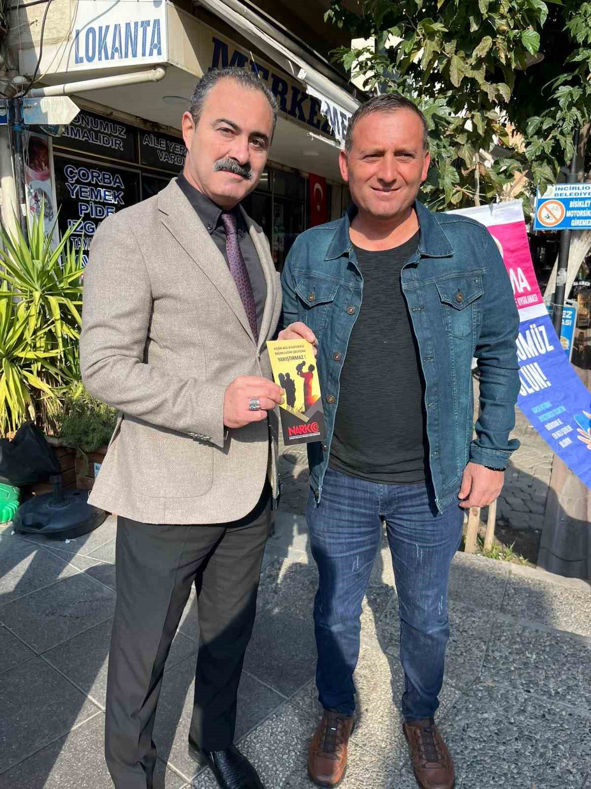 İncirliova’da polis ekipleri vatandaşları uyuşturucuya karşı bilgilendirdi
