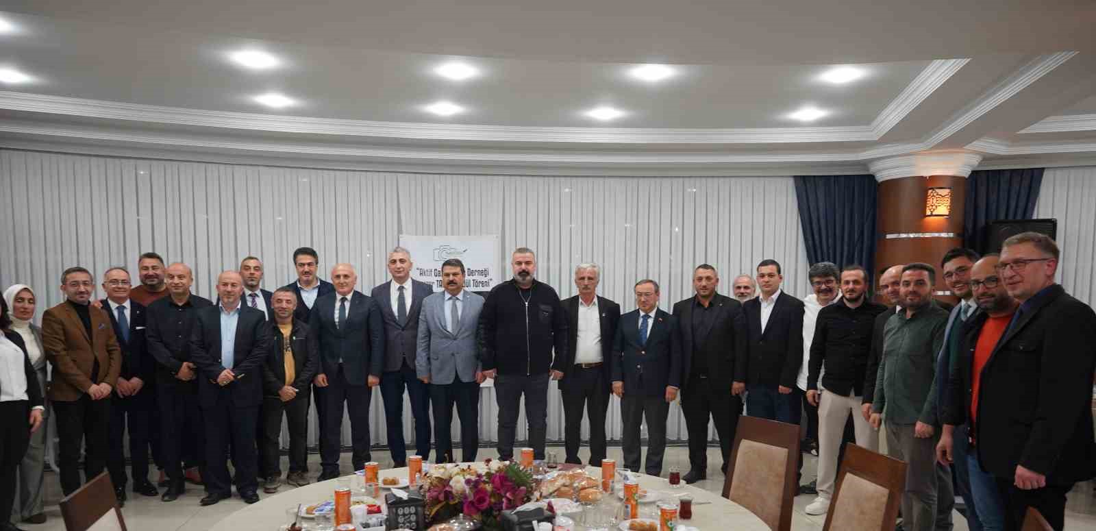 Rize’de gazeteci Yavuzer Tarlan anısına ödül töreni düzenlendi