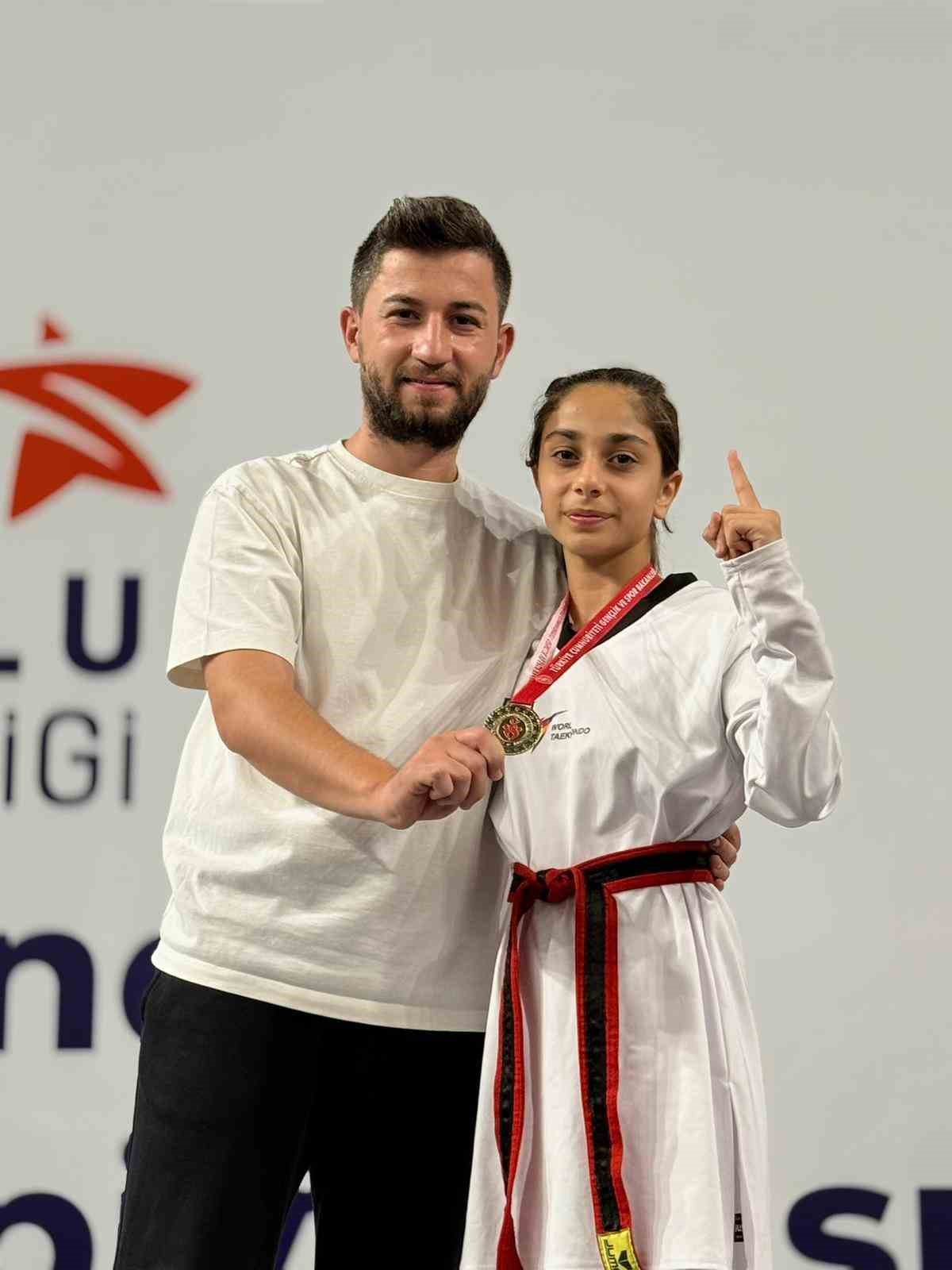 Şahinbey Belediyespor&rsquo;un Altın Kızı B&uuml;kreş&rsquo;te tarih yazdı
