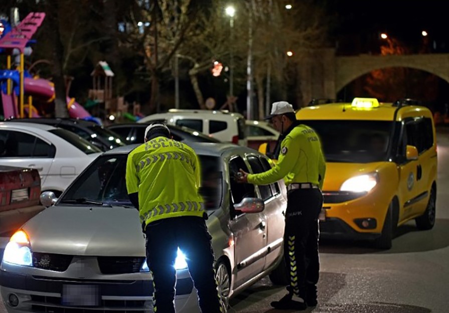 Isparta’da son 24 saatlik denetimlerde 9 aranan şahıs yakalandı