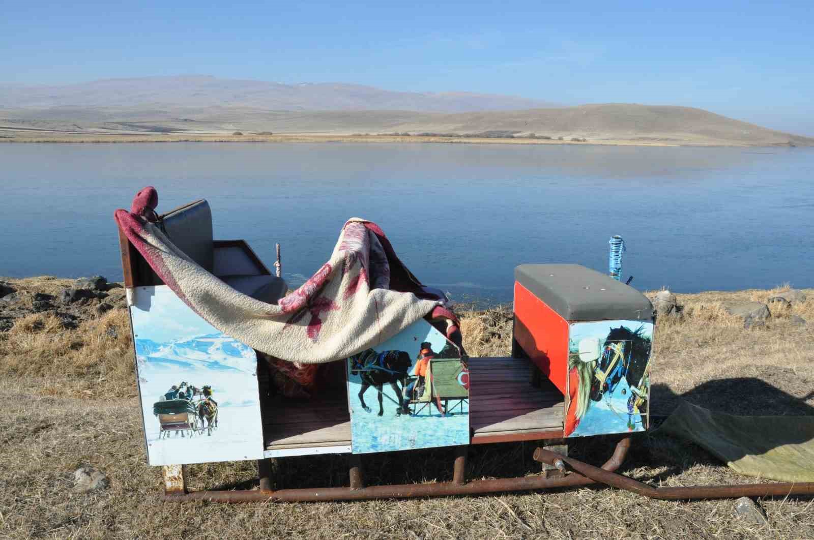 Çıldır Gölü kısmen dondu: Atlı kızaklar için geri sayım başladı