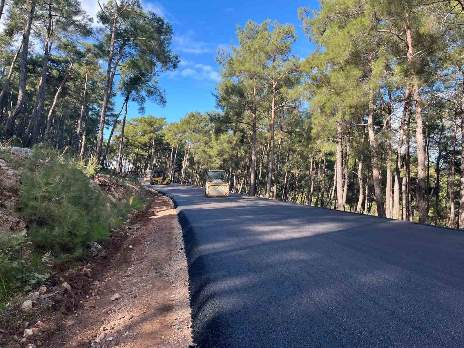 Büyükşehir, Ölüdeniz yolunu yeniliyor