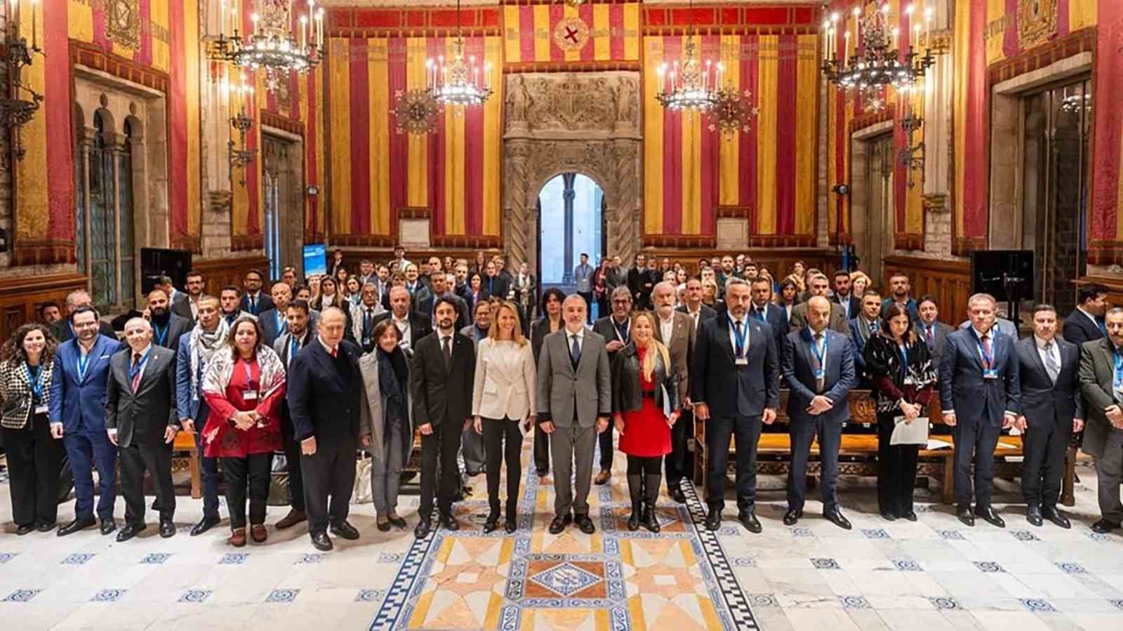 Başkan Aras&rsquo;tan Barselona&rsquo;da Akdeniz i&ccedil;in &ouml;nemli a&ccedil;ıklamalar
