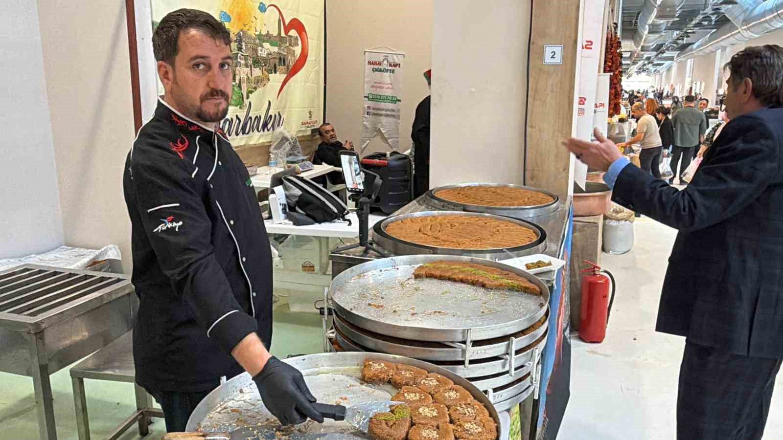 Diyarbakır Tanıtım G&uuml;nleri İstanbul&rsquo;da k&uuml;lt&uuml;r ş&ouml;lenine d&ouml;n&uuml;şt&uuml;
