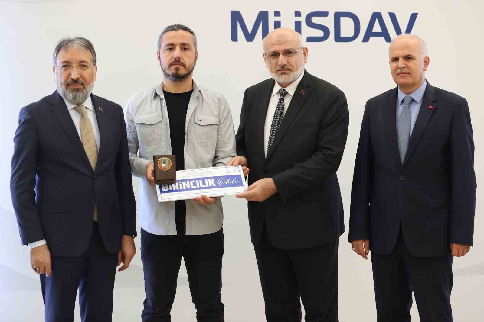 &lsquo;Camiler ve Cami Eksenli Din Hizmetleri&rsquo; fotoğraf sergisi ziyarete a&ccedil;ıldı
