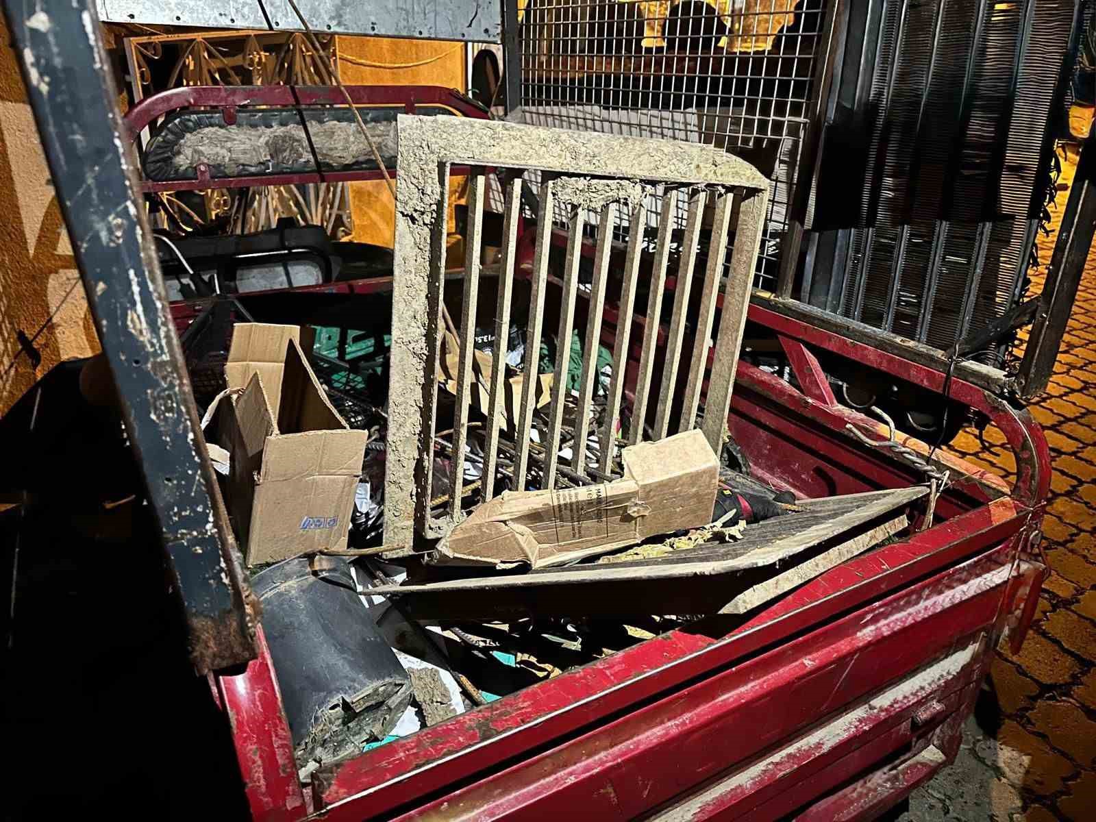 MASKİ’ye ait yağmur mazgallarını çalan şüpheliler yakalandı