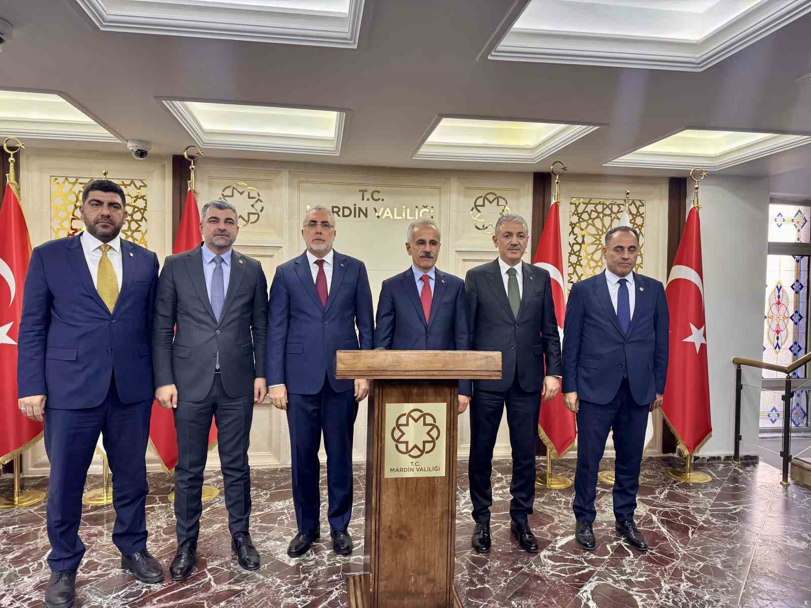 Bakan Işıkhan: "İşsizlik oranımız geçen aya göre 0,1 puan azalarak yüzde 8,5 oldu"