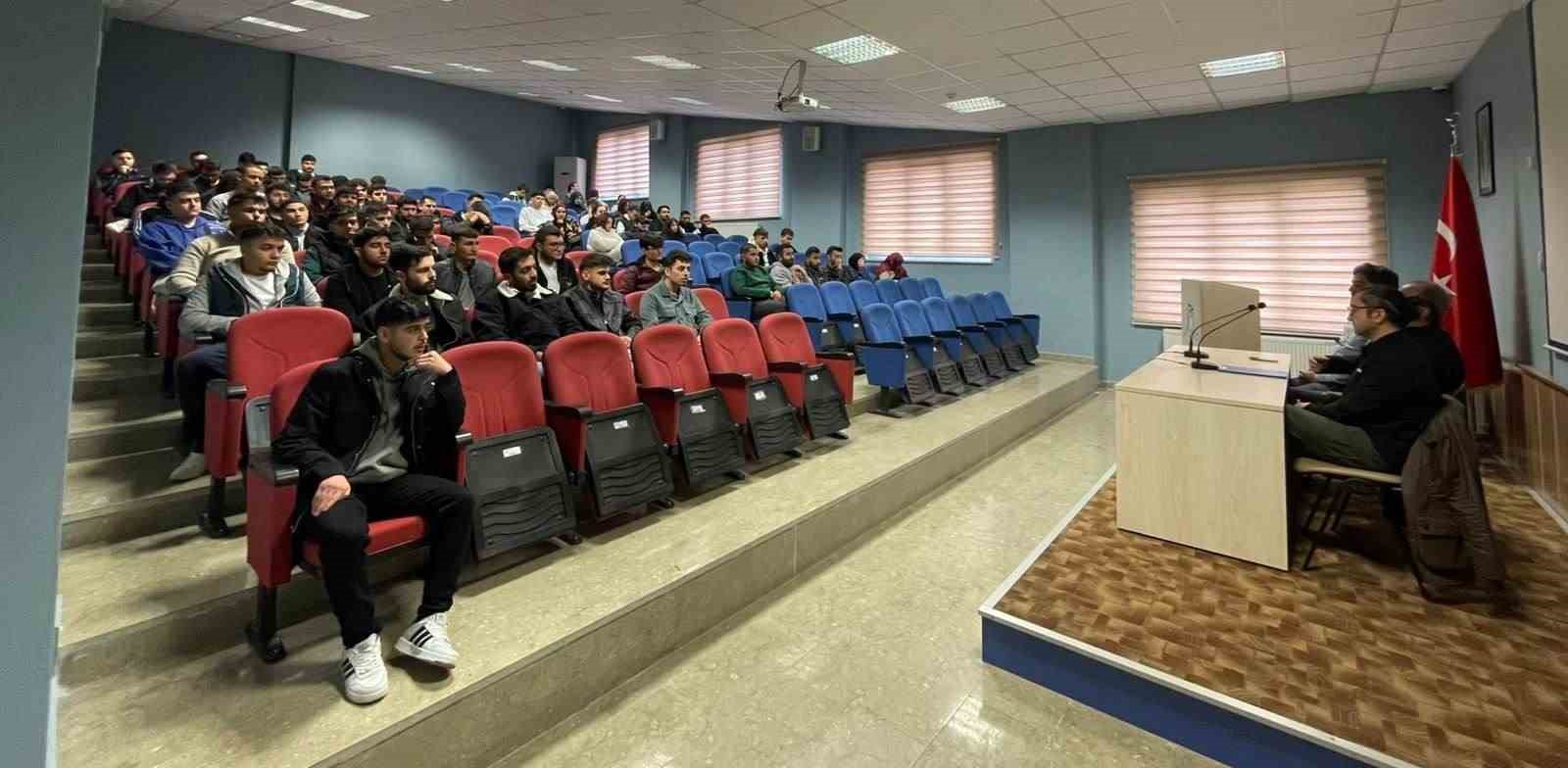 Yenice MYO’da iş hayatına yönelik seminer gerçekleştirildi
