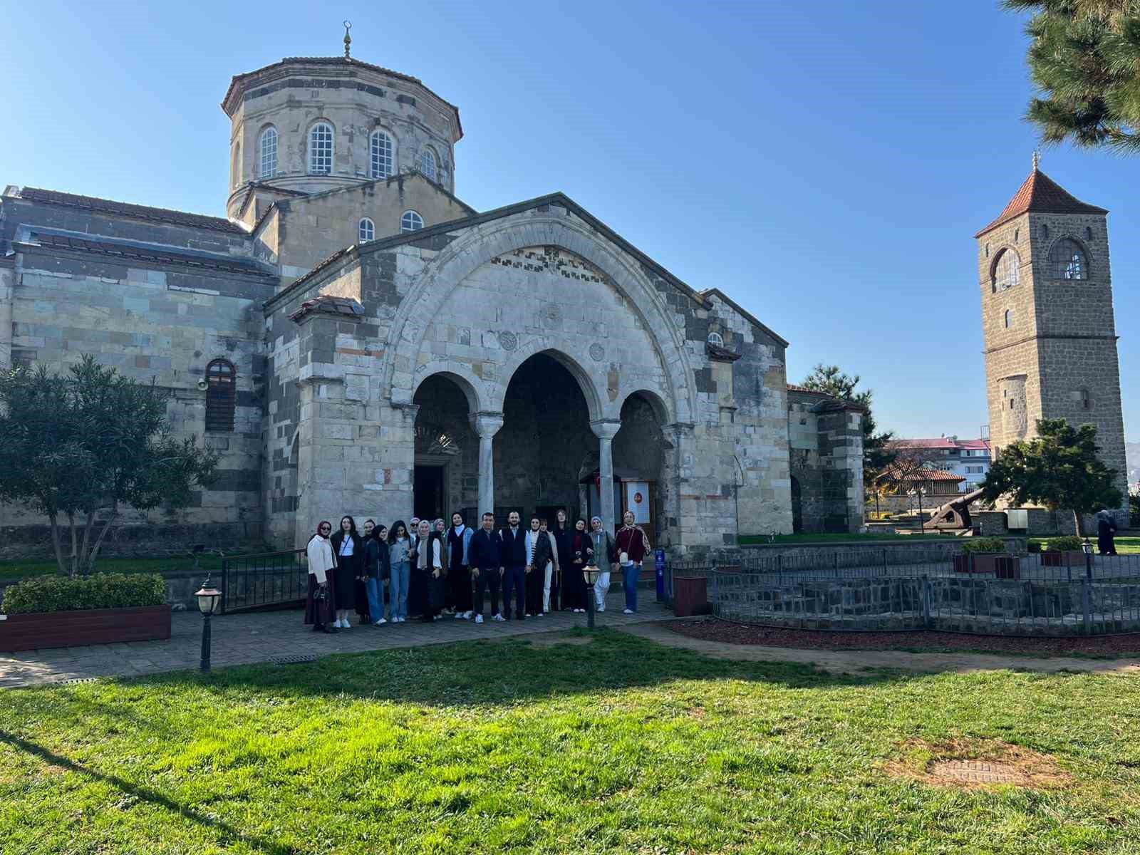 Gençlere yönelik kültür gezisine yoğun ilgi
