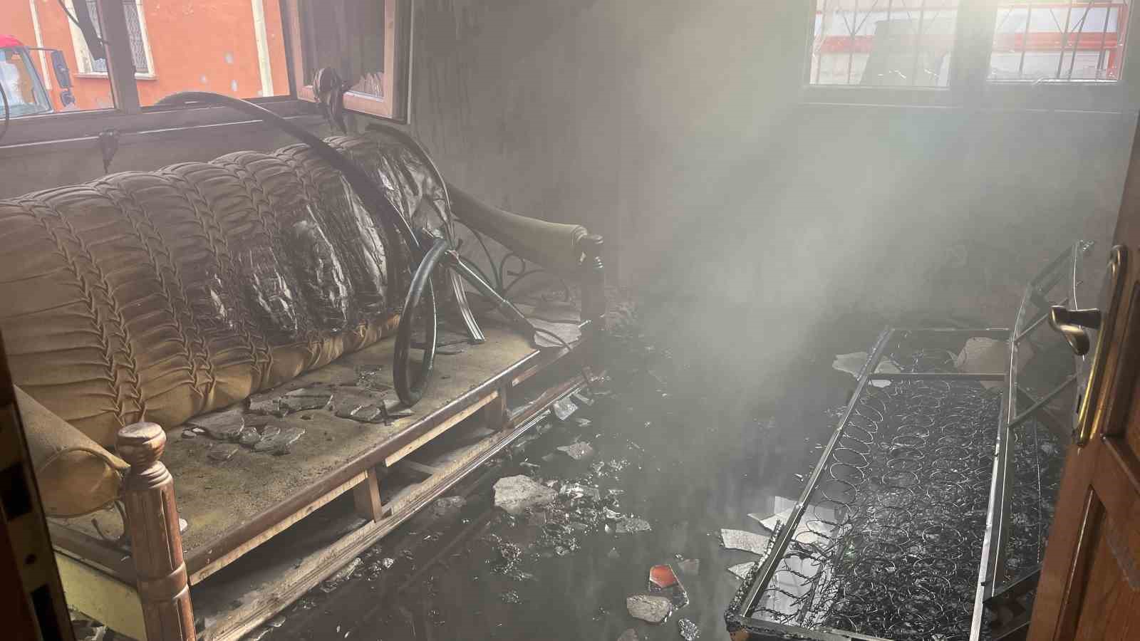 Ordu’da metruk evde yangın