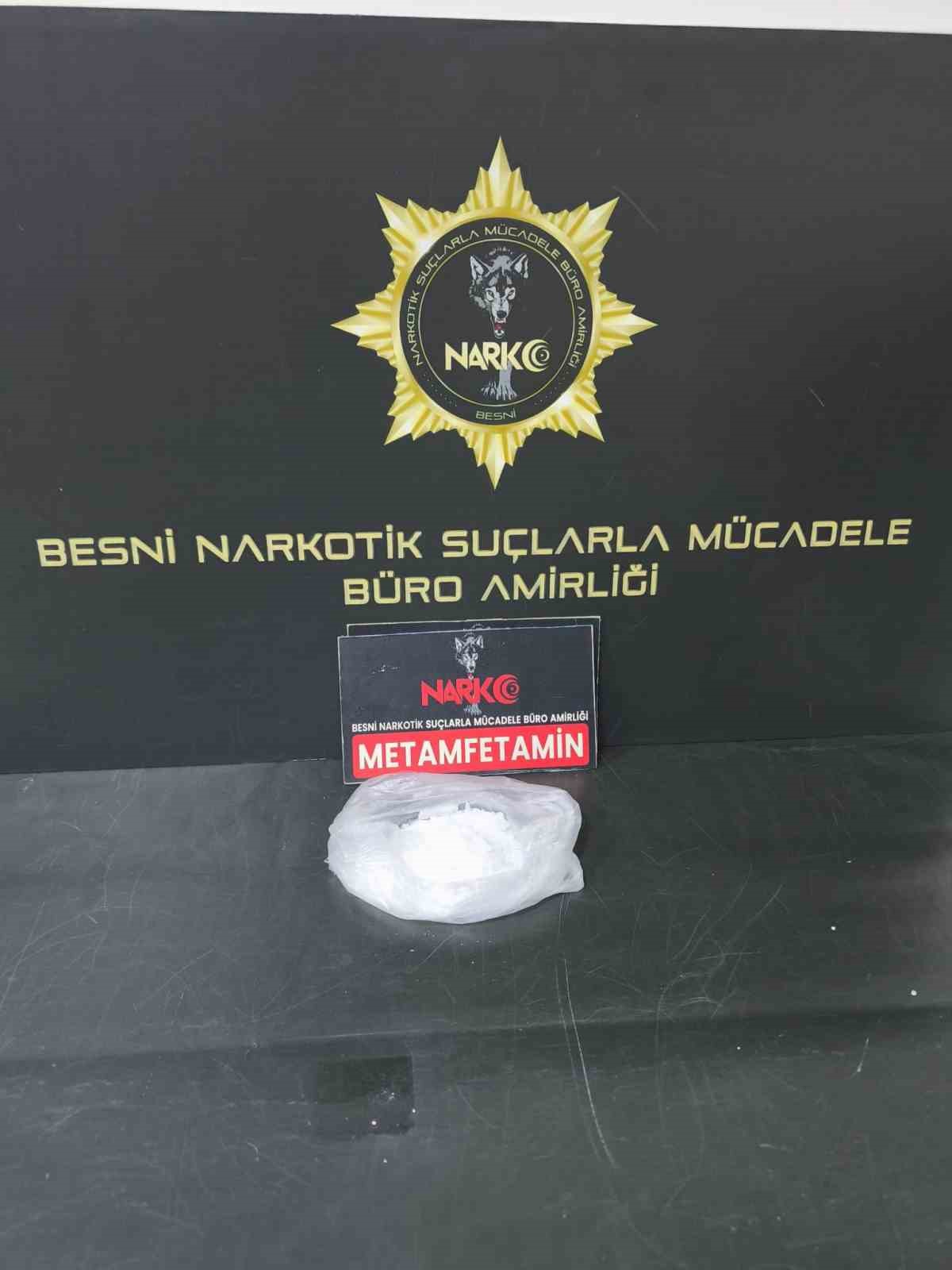 Besni’de uyuşturucu operasyonuna 2 tutuklama