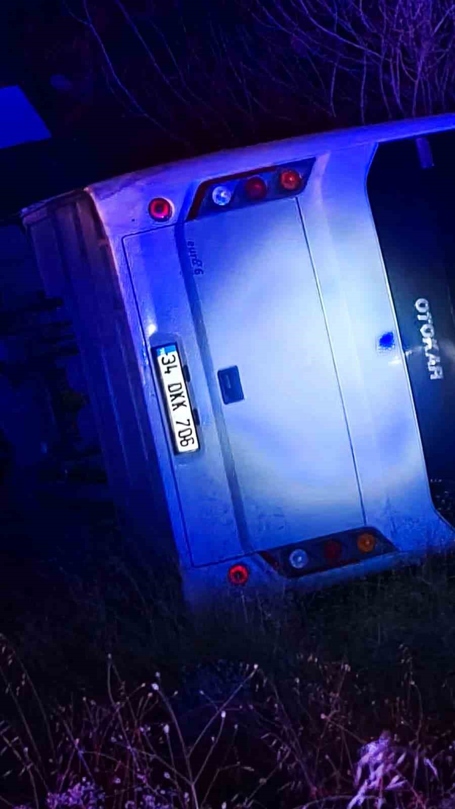 Siirt’te işçileri taşıyan otobüs devrildi: 17 yaralı
