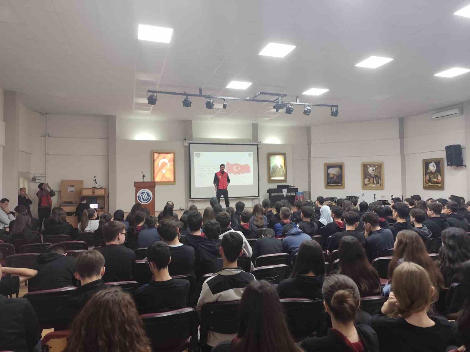 Manisa’da 700 kişiye suç önleme ve farkındalık eğitimi