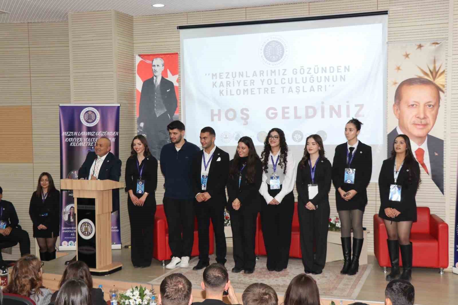 Mezunların gözünden kariyer yolculuğu
