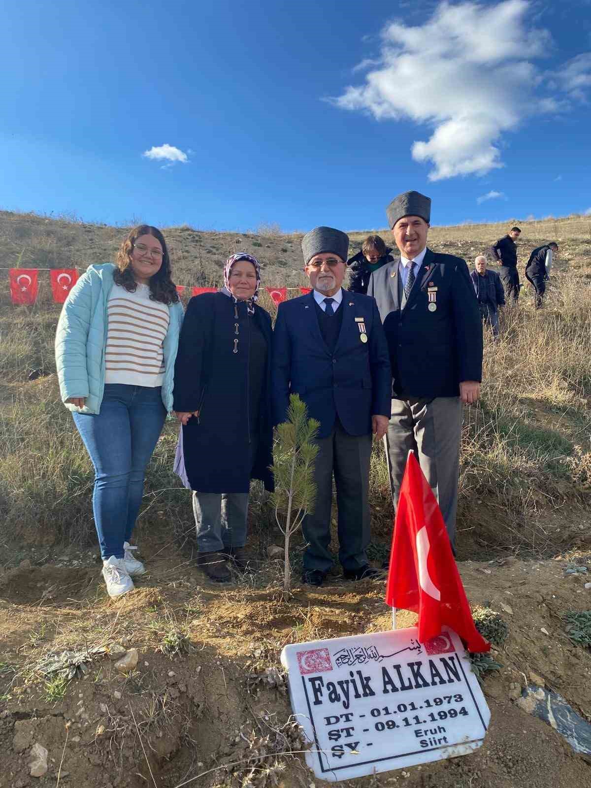 Boz&uuml;y&uuml;k&rsquo;te şehitler anısına fidan dikimi
