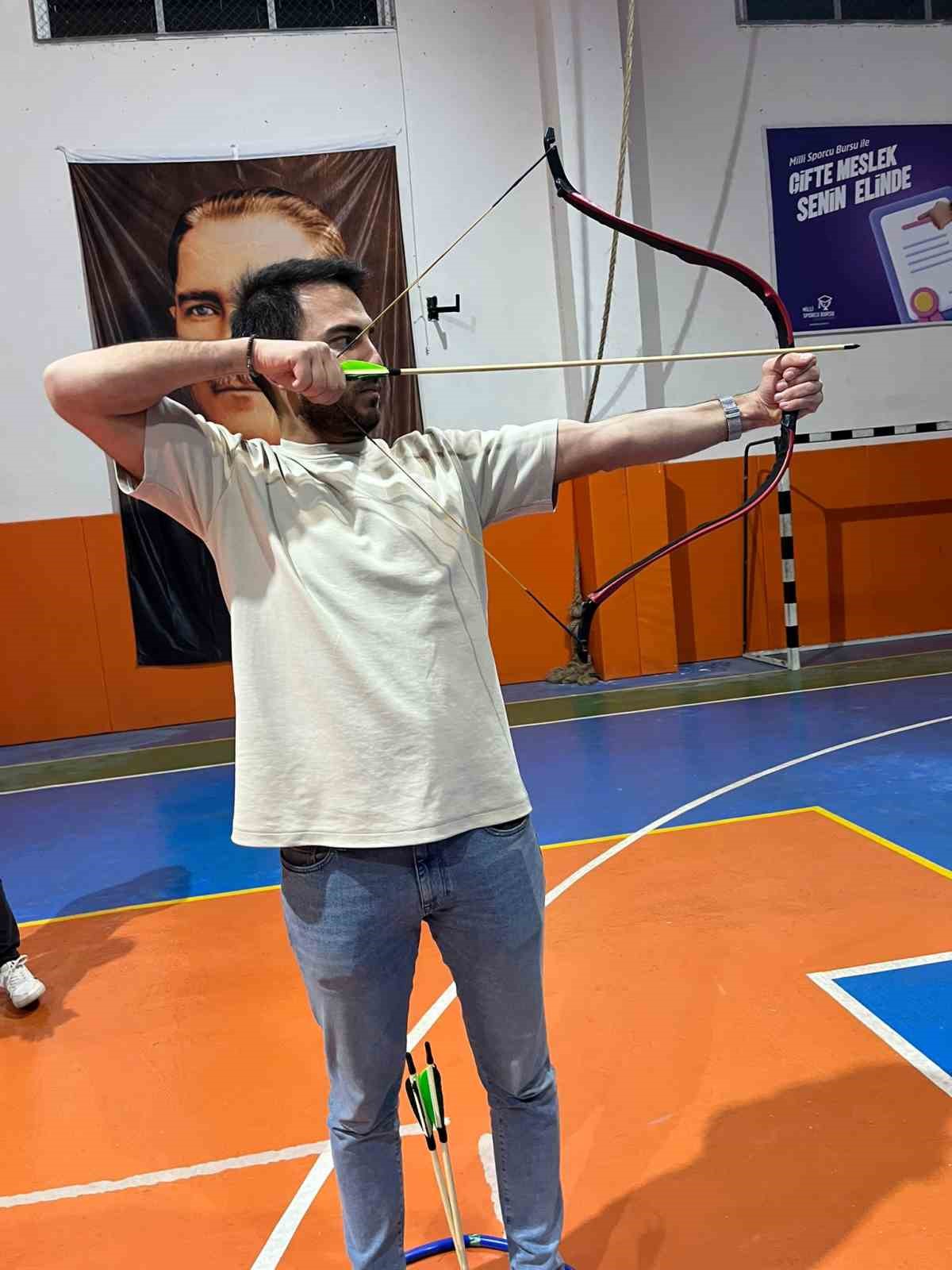 Sarıgöl’de geleneksel Türk okçuluğuna büyük ilgi