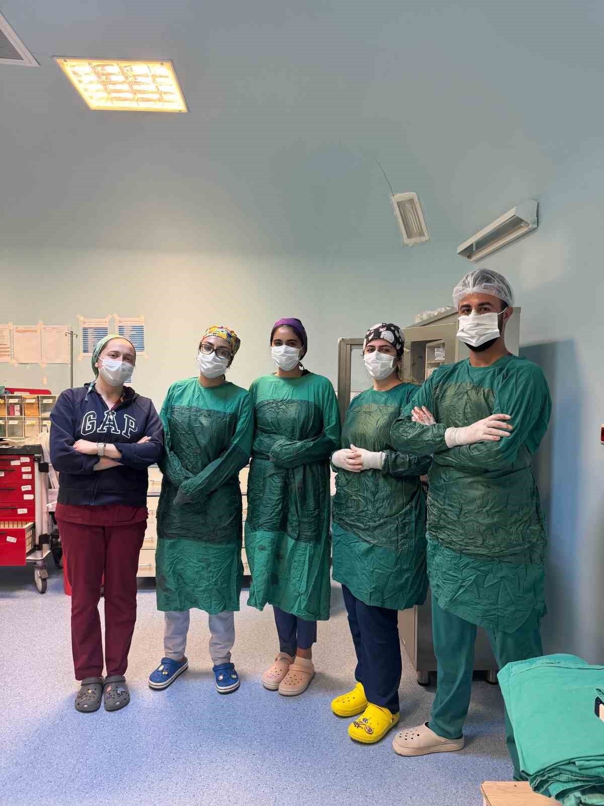 Kağızman Devlet Hastanesi’nde karın kesisi ameliyatı