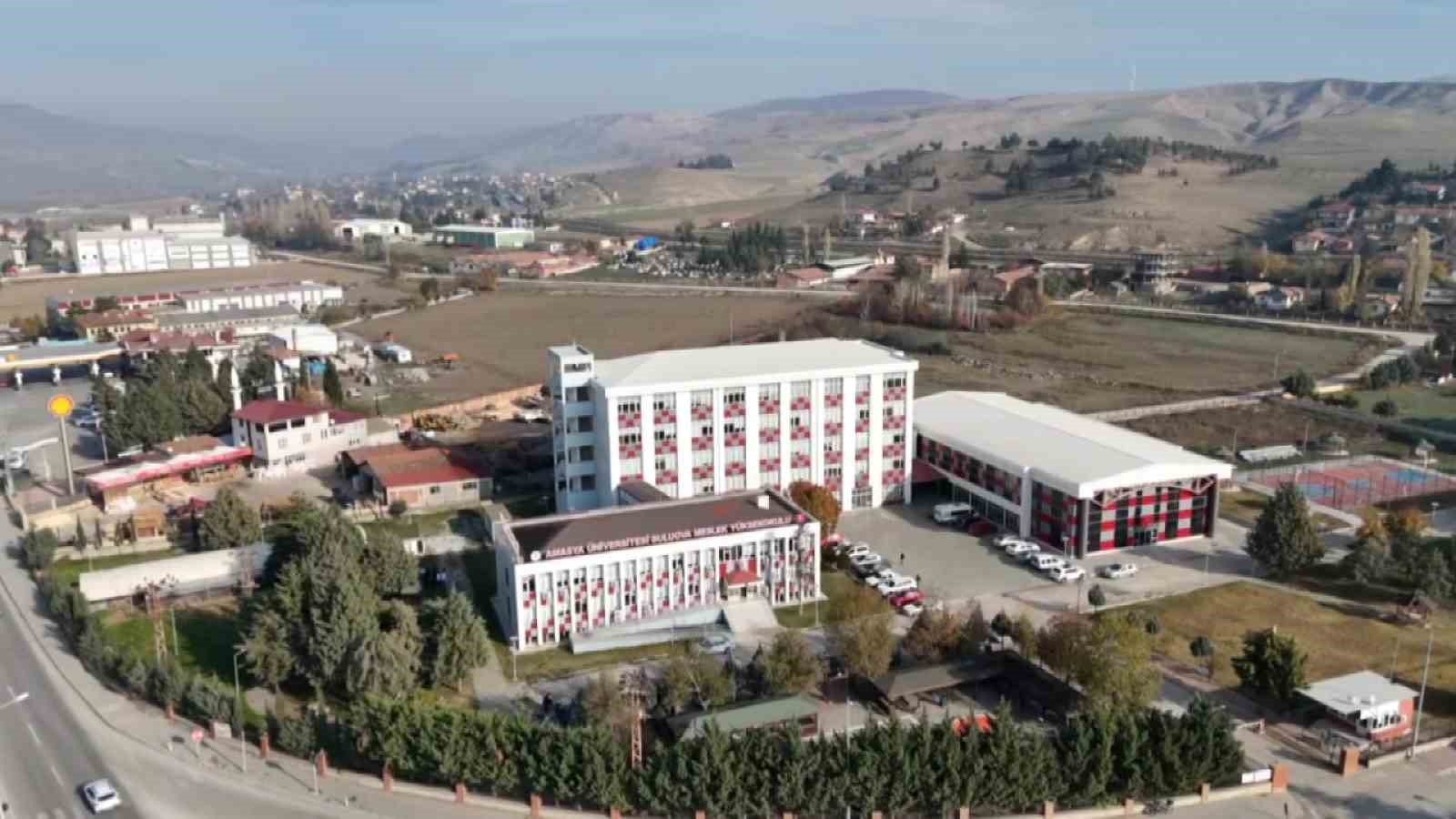 Amasya’da üniversiteliler sülün yetiştiriyor