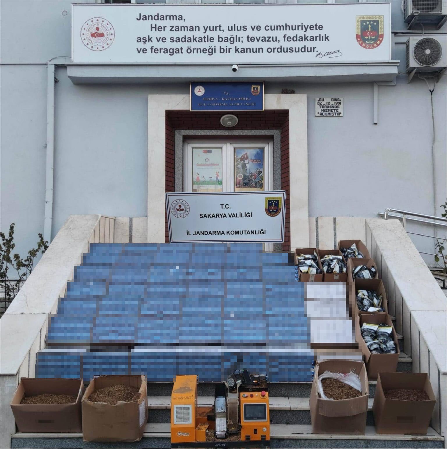 Jandarmadan 3 ilçede 3 ayrı kaçakçılık operasyonu: 3 gözaltı
