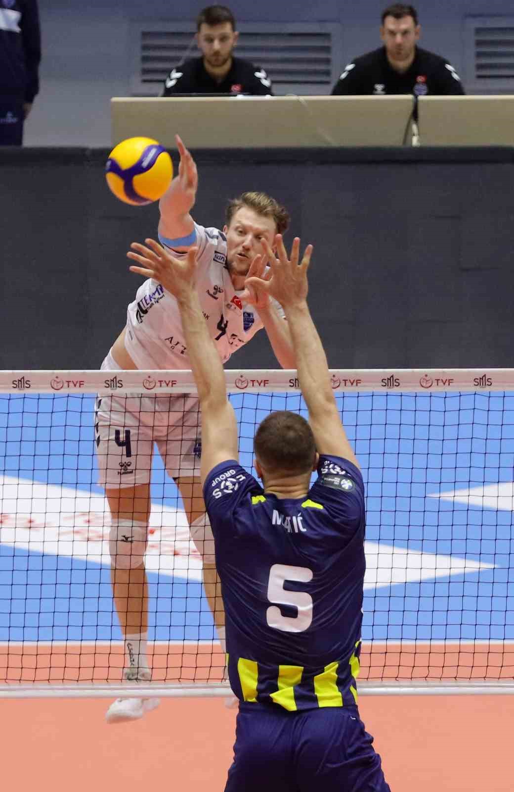 Efeler Ligi: Altekma: 1 - Fenerbahçe: 3
