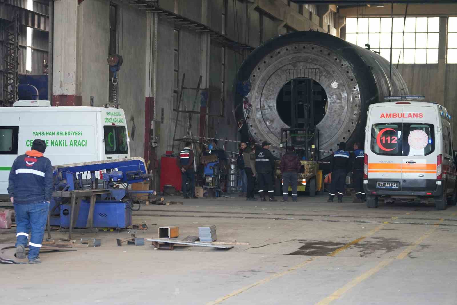 3 tonluk sac levhanın altında 2 işçi can vermişti: Fabrika sahibi tutuklandı