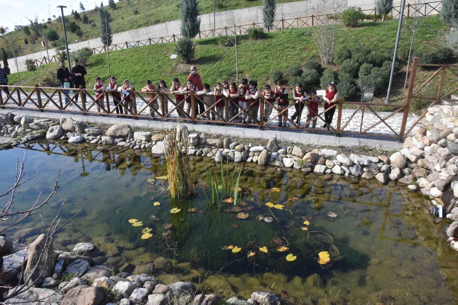 Düzce Üniversitesi botanik bahçesine miniklerden ziyaret
