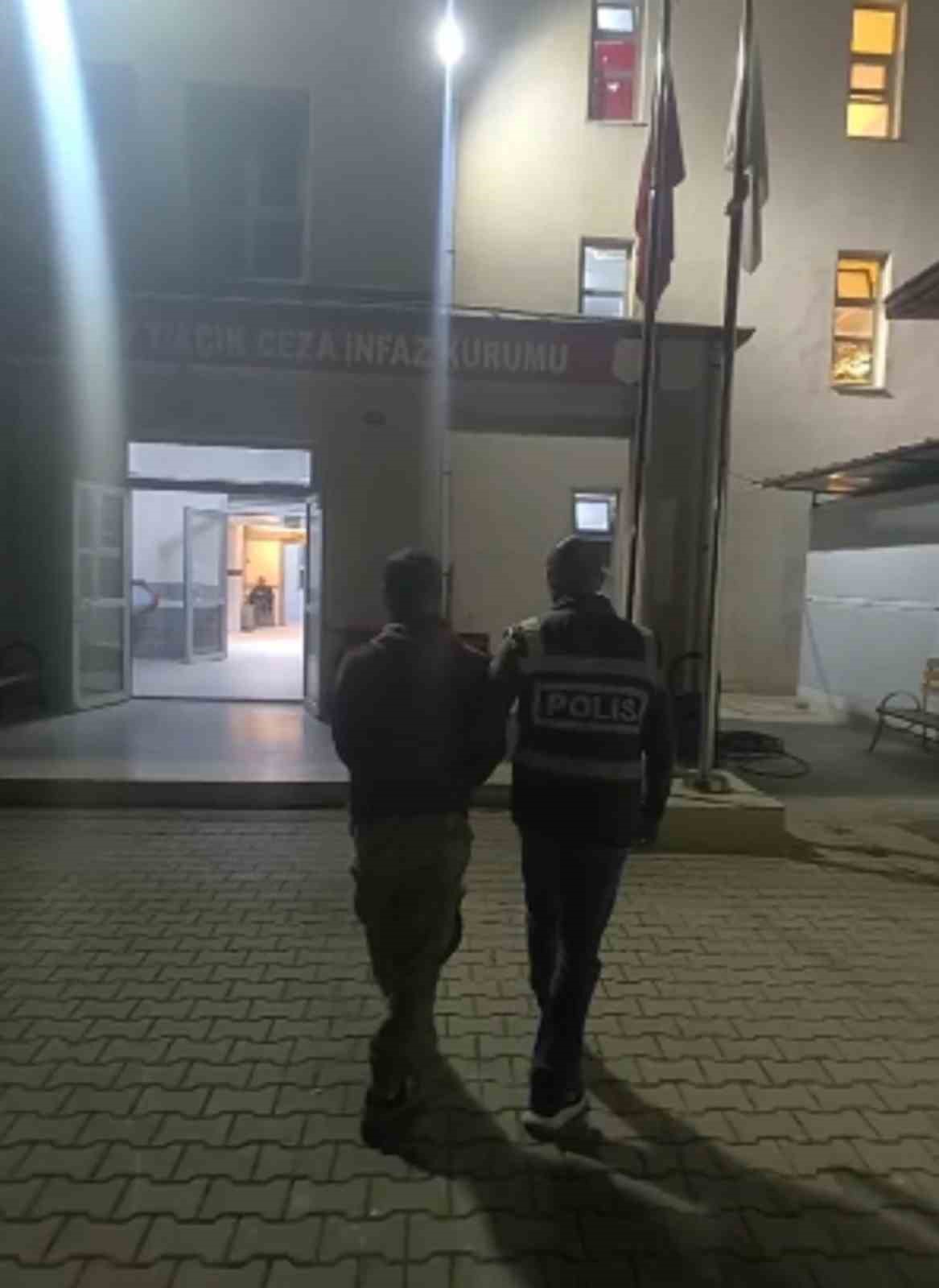 Samandağ&rsquo;da hapis cezası ile aranan şahıs tutuklandı
