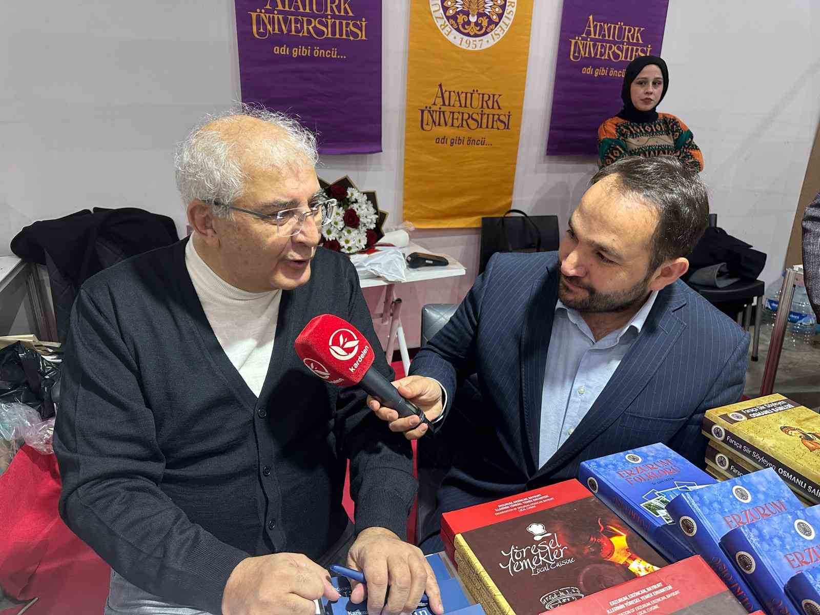Prof. Dr. Hakan Kadıoğlu, Kitapseverlerle Erzurum&rsquo;da buluştu
