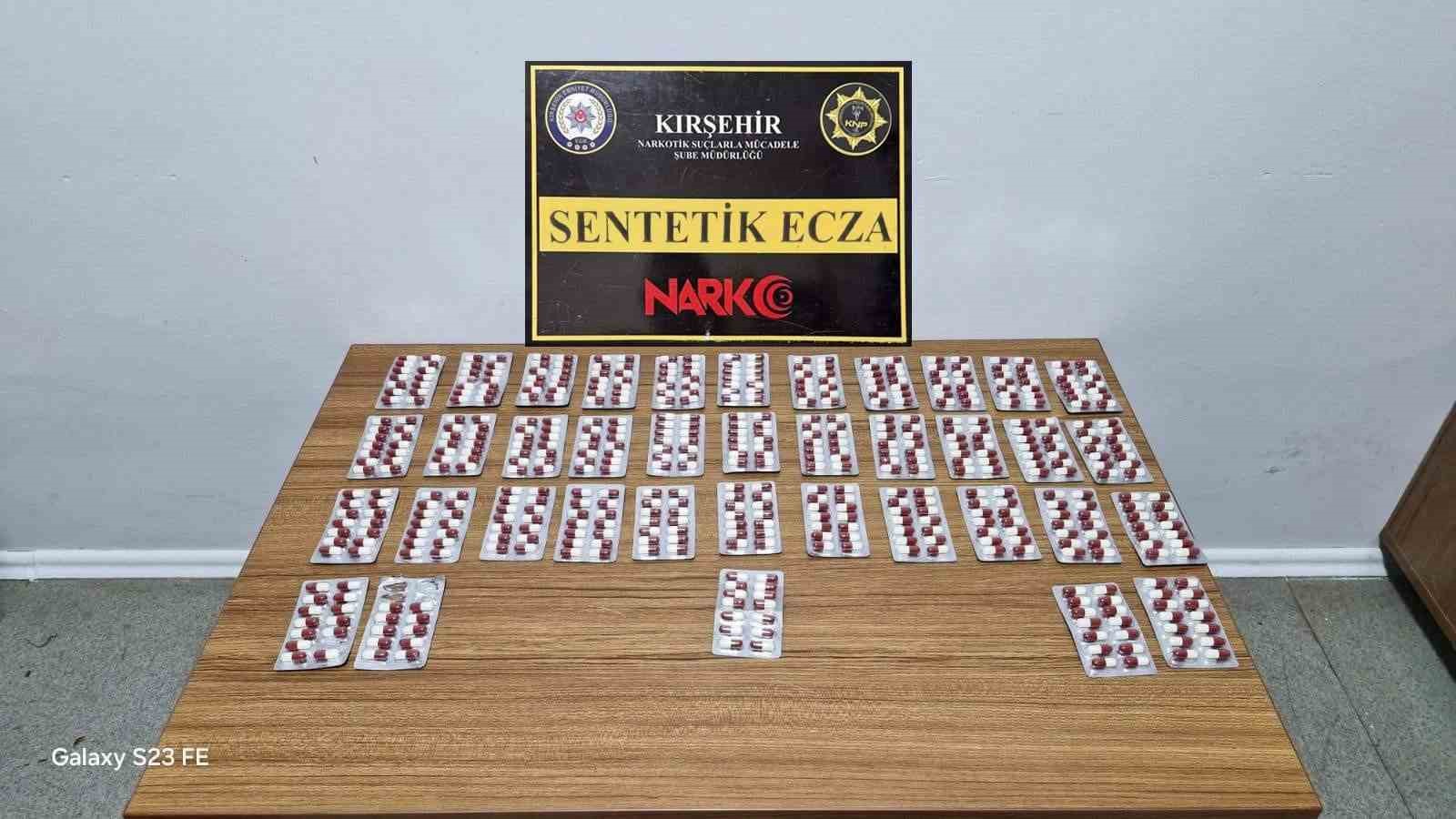 Kırşehir’de uyuşturucu operasyonu: 527 adet sentetik hap ele geçirildi