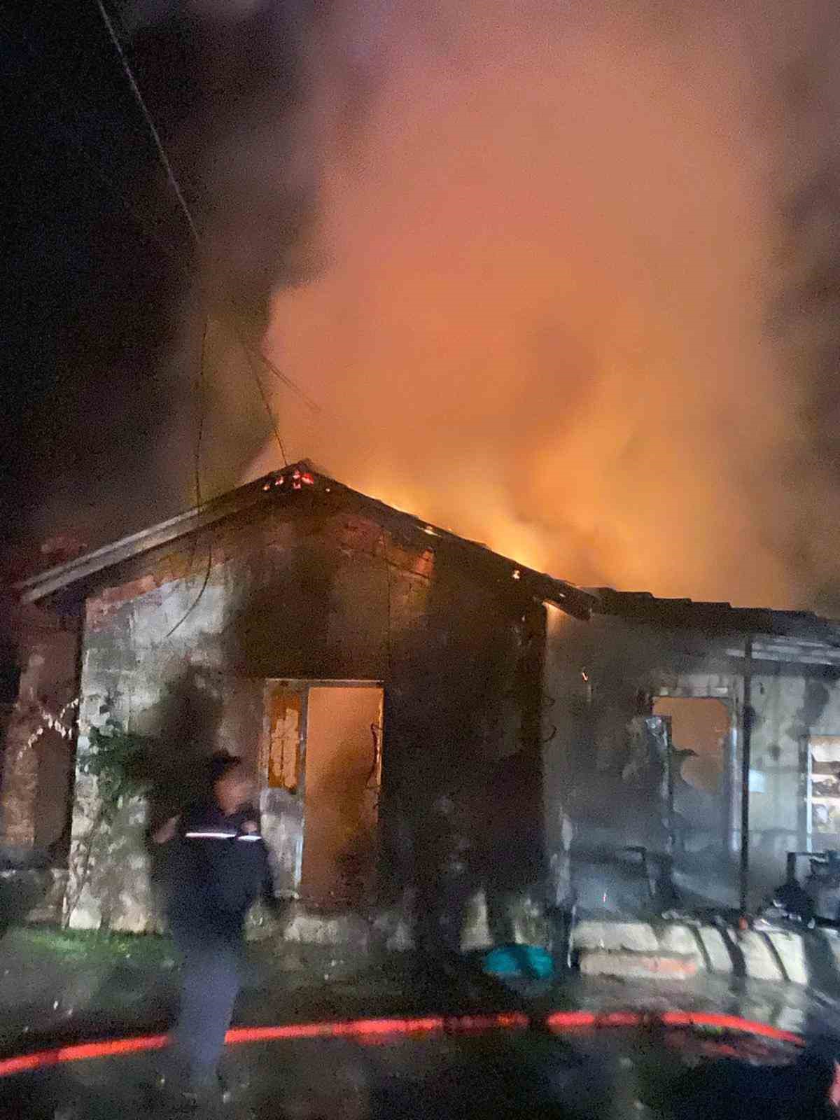 Ortaca Muhtarlar Derneği Başkanından yanan ev için vatandaşlara yardım çağrısı