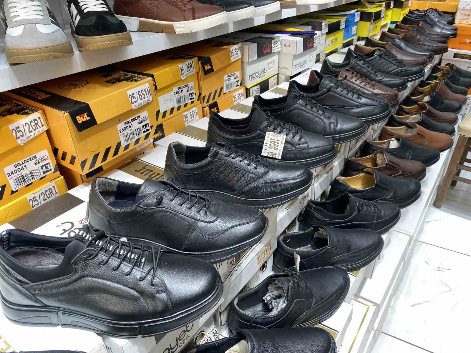 Yeni alınan ayakkabı kusurlu &ccedil;ıkarsa yapılması gerekenler
