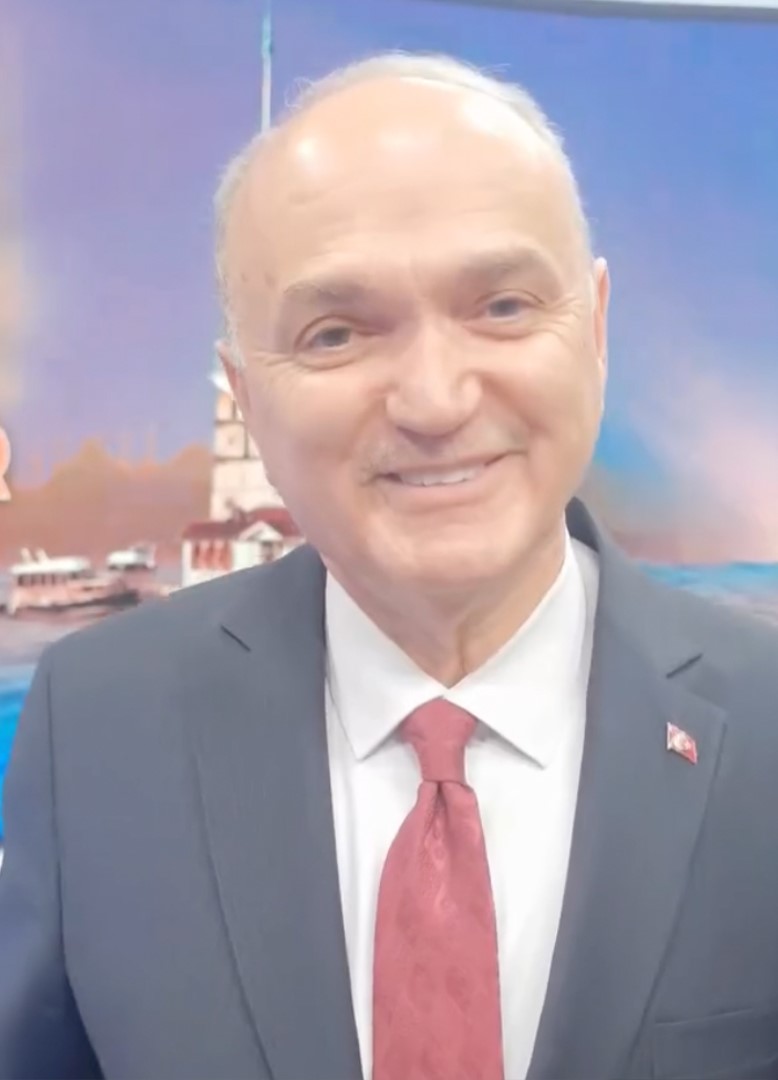 Belediye başkanlarının sosyal medyada atışması g&uuml;ndem oldu
