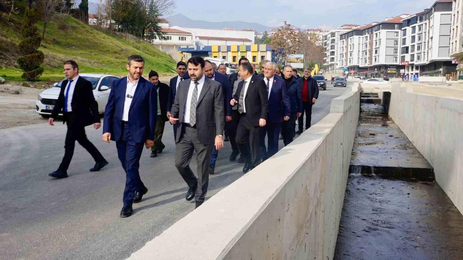 Milletvekilleri, Ergenekon Mahallesi’ndeki çalışmaları inceledi
