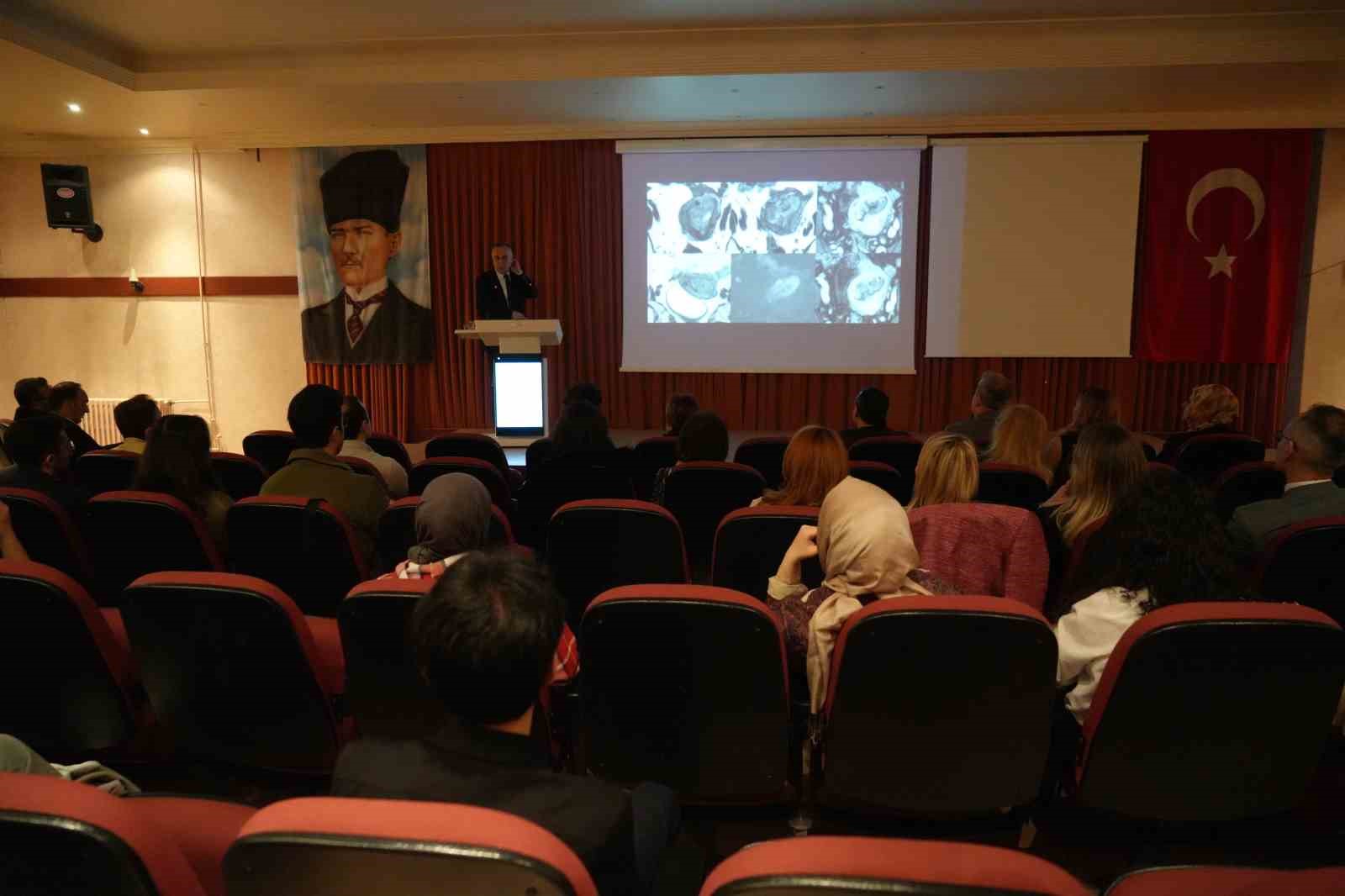 Endometrium kanserlerinde güncel tanı ve tedavi uygulamaları tartışıldı
