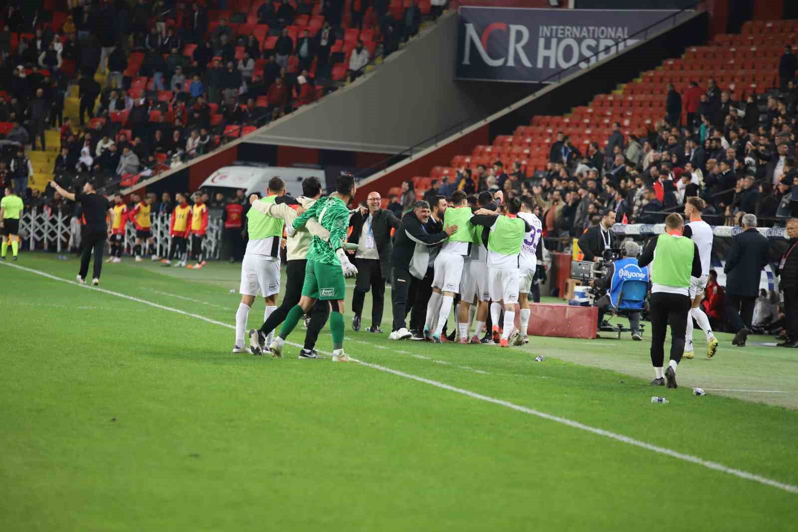 Trendyol Süper Lig: Gaziantep FK: 1 - Eyüpspor: 2 (Maç sonucu)