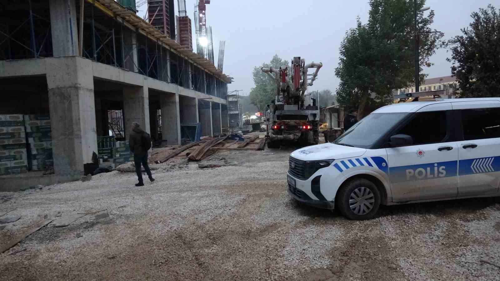 Spiral makinesiyle elini kesen iş&ccedil;i yaralandı
