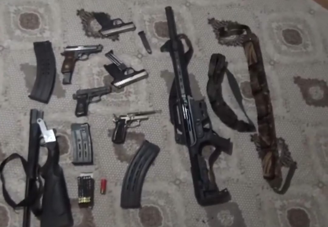 Erciş’te 5 adet ruhsatsız tabanca ve 2 adet yivsiz av tüfeği ele geçirildi