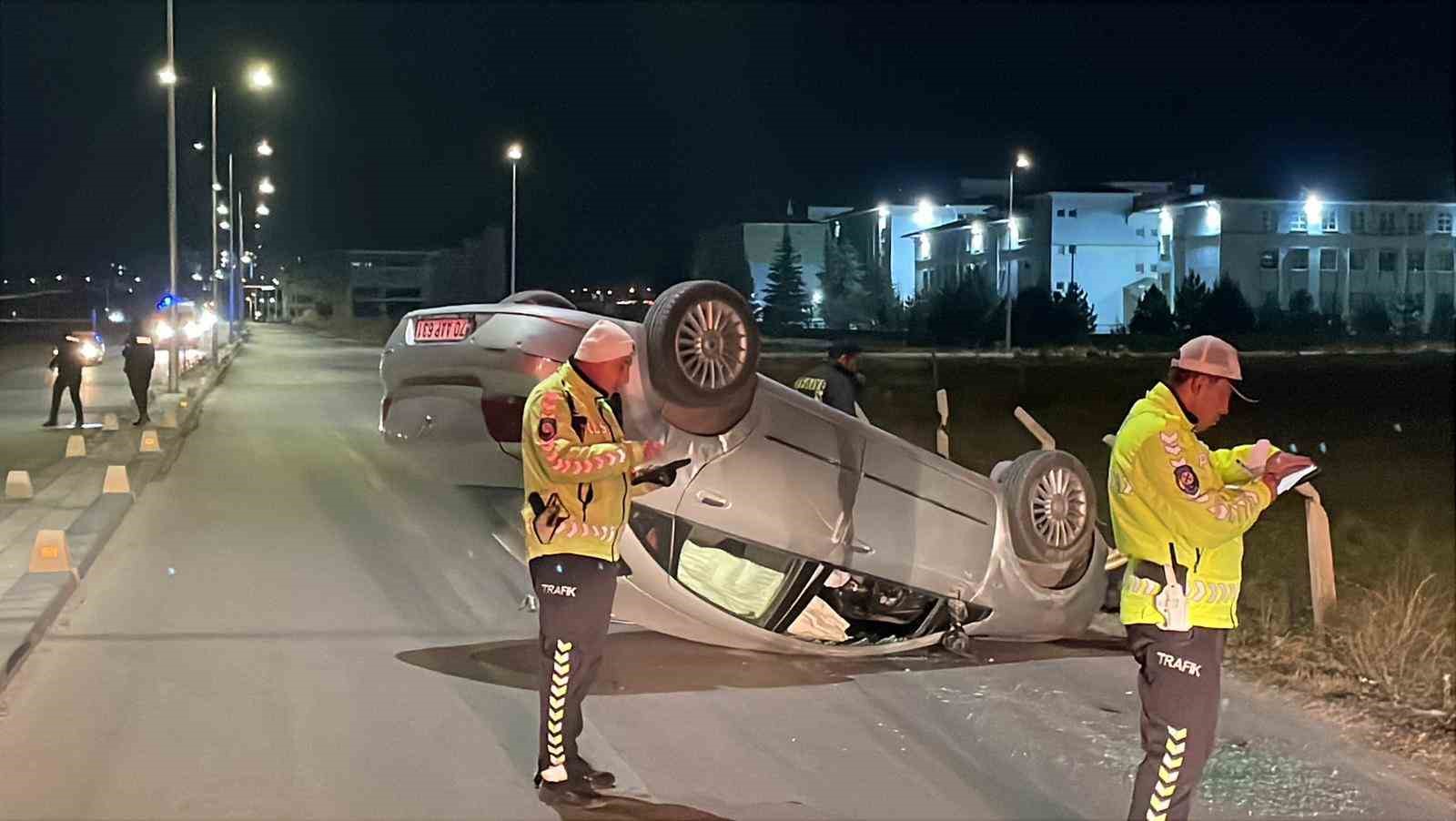 Karaman’da takla atan otomobil ters döndü: 2 yaralı