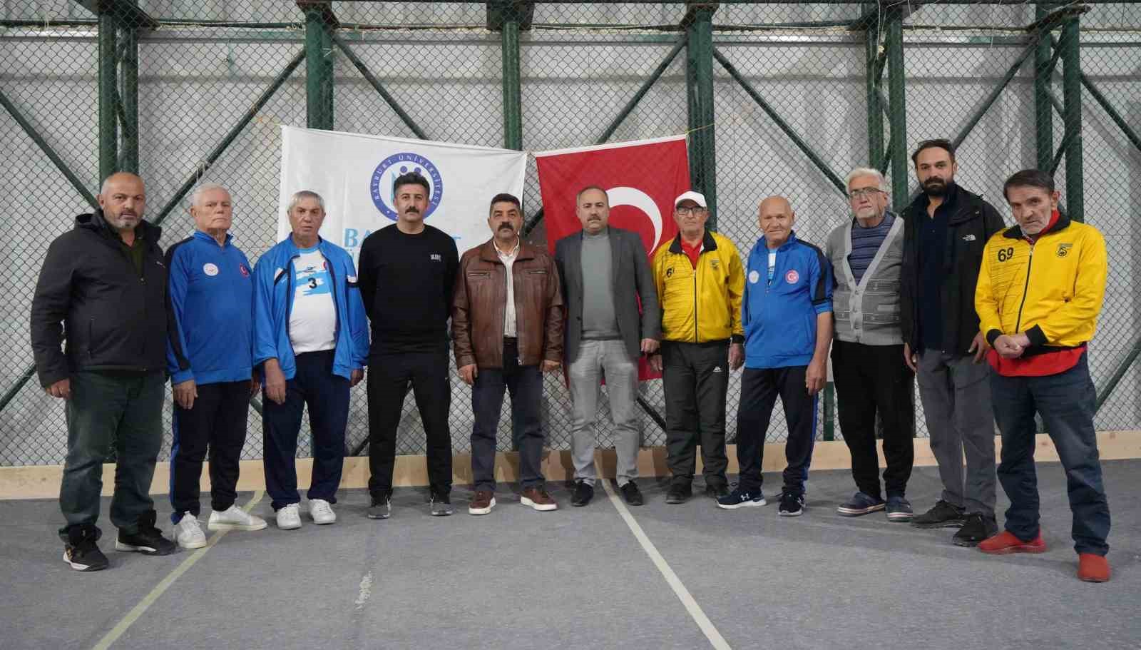 Bayburt’ta renkli görüntülere sahne olan bocce final müsabakası dostluk içinde tamamlandı