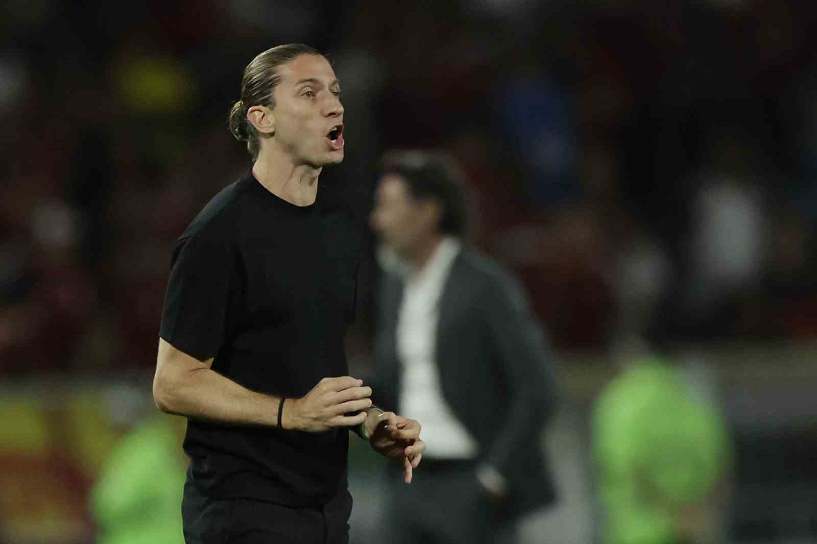 Filipe Luis, teknik direktörlük kariyerinde 5. kupasını kazandı
